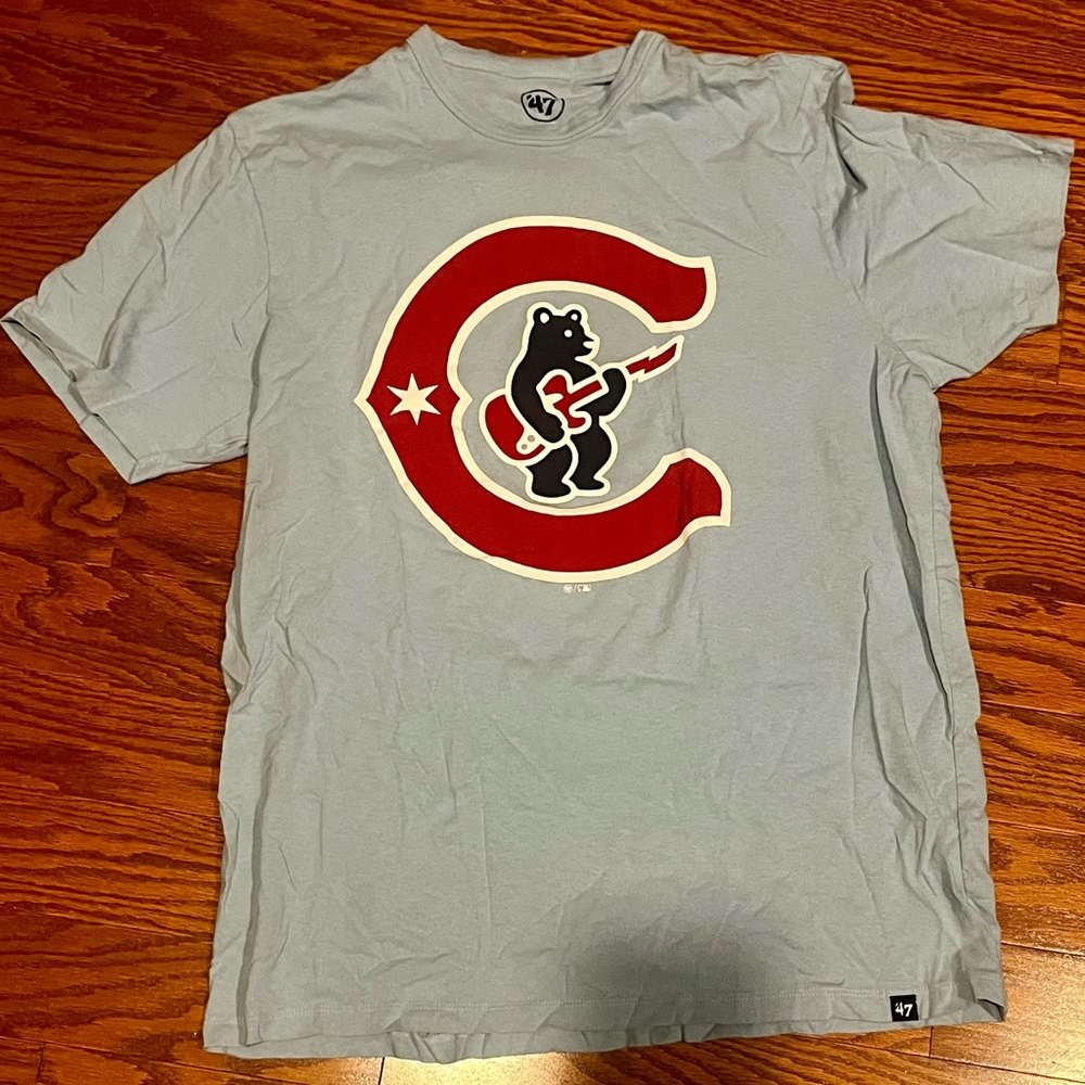 Chicago Cubs ‘47 Brand - Blues Rock Bear Baby Blue Franklin Logo T-Shirt